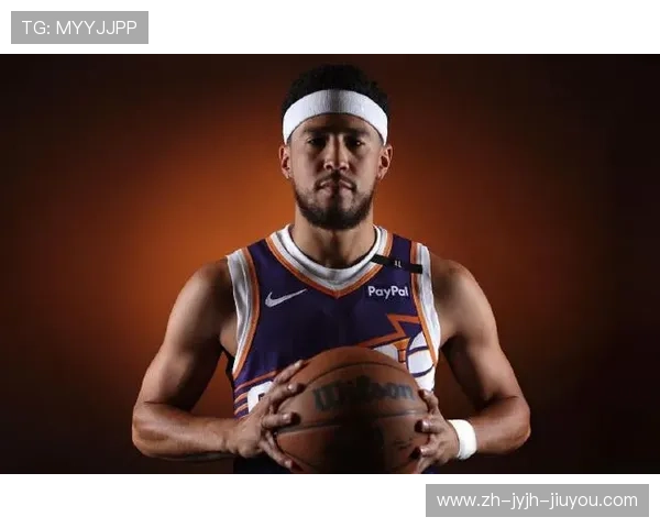 德文·布克在太阳2024年进攻体系中担任的战术核心地位分析